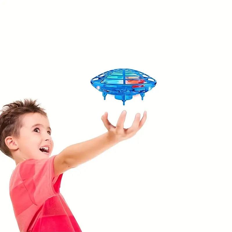 Axis Hand Throwing Flying Saucer - Festivplay